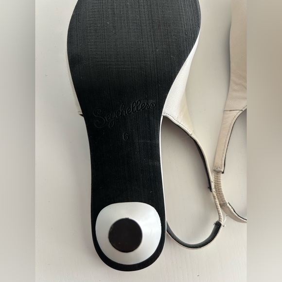 Seychelles Brooklyn Kitten Heel in White - Picture 14 of 16